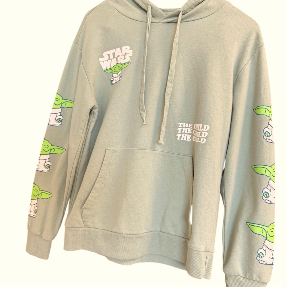 Star Wars M seafoam/mint green Hoodie with Green Yoda Design good to great cond